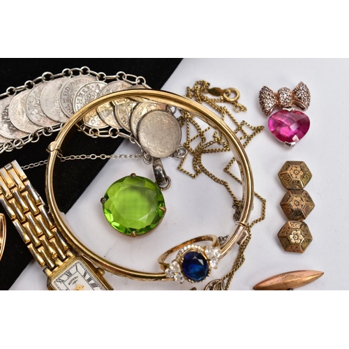 132 - A BAG OF ASSORTED JEWELLERY, to include a silver gilt hinged bangle, decorative floral and foliate d... 