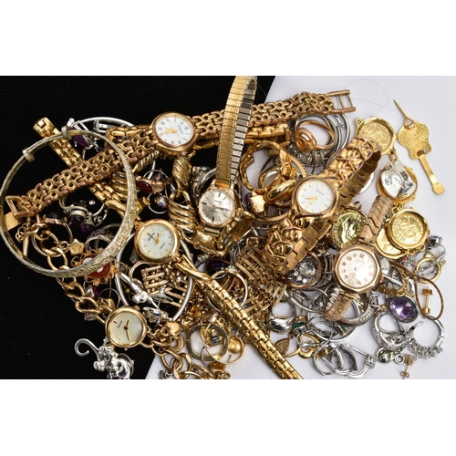 135 - A 9CT GOLD LADIES WRISTWATCH WITH A BAG OF ASSORTED COSTUME JEWELLERY, the wristwatch with a round s... 