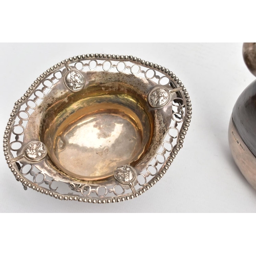 150 - A SELECTION OF SILVER AND WHITE METAL ITEMS, to include an AF glass and silver lined decanter, with ... 