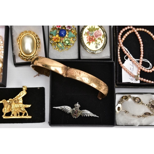 156 - A SELECTION OF COSTUME JEWELLERY, to include a Monet butterfly brooch, two Napier imitation pearl br... 