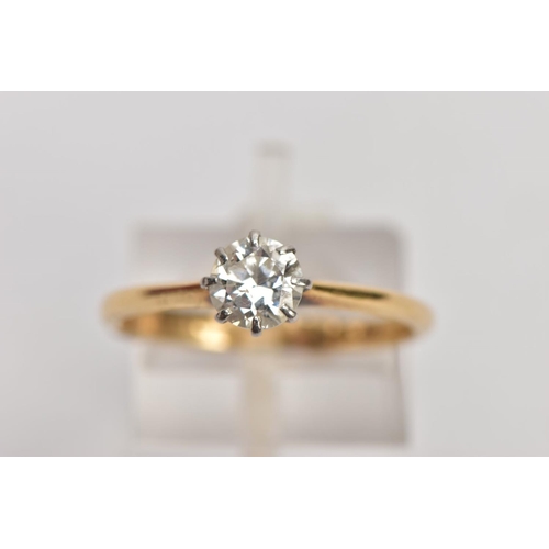 179 - A DIAMOND SINGLE STONE RING, a modern round brilliant cut diamond claw set to knife edge shoulders a... 