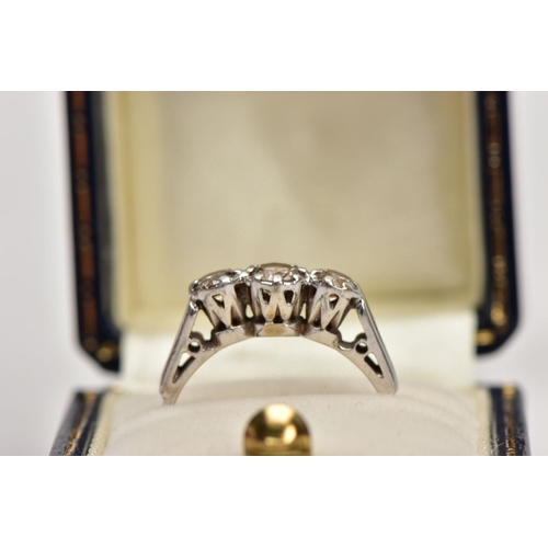 181 - AN 18CT WHITE GOLD THREE STONE DIAMOND RING, designed with three graduated round brilliant cut diamo... 