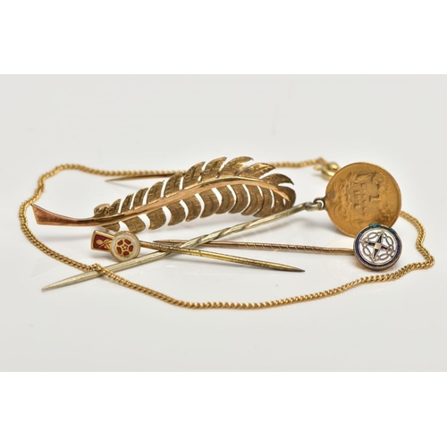 20 - FIVE ITEMS OF JEWELLERY, to include a 9ct gold fine curb link bracelet, a 9ct gold leaf brooch, both... 