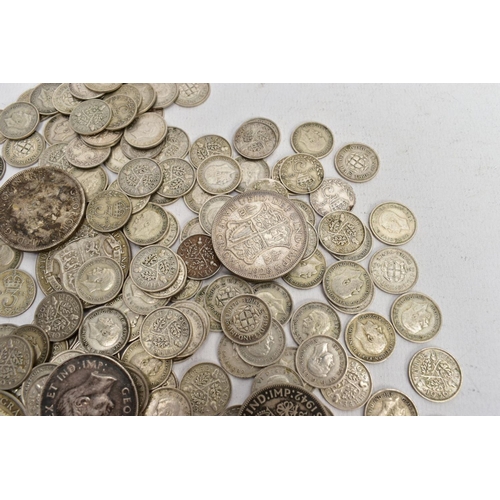 205 - A BAG CONTAINING POST 1920 - ONWARDS SILVER UK COINAGE to include approximately 384 grams of mainly ... 