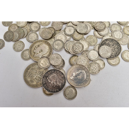 205 - A BAG CONTAINING POST 1920 - ONWARDS SILVER UK COINAGE to include approximately 384 grams of mainly ... 