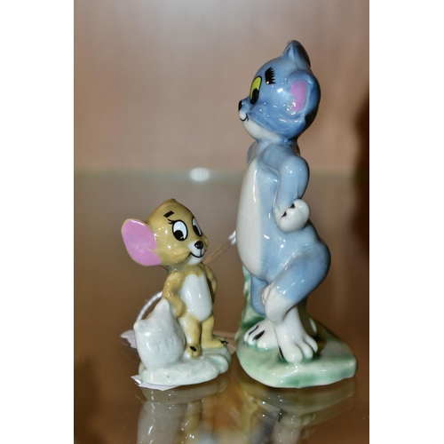 335 - WADE TOM AND JERRY, style one, length of Tom 9cm (2) (Condition:- Jerry has glaze missing back of he... 