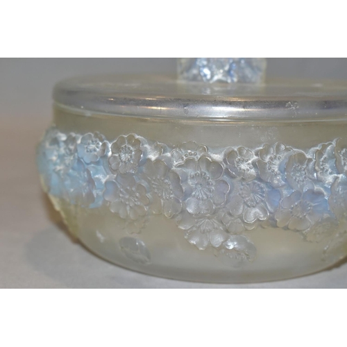 338 - AN EARLY 20TH CENTURY RENE LALIQUE PRIMEVERES OPALESCENT BOWL AND COVER, moulded with flower heads t... 