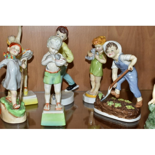 339 - FOURTEEN ROYAL WORCESTER CHILD'S BLESSING BOY AND GIRL DAYS OF THE WEEK FIGURES, comprising Monday 3... 