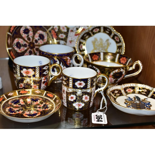 364 - A COLLECTION OF ASSORTED ROYAL CROWN DERBY IMARI ODDMENTS, including two limited edition wavy rim pi... 