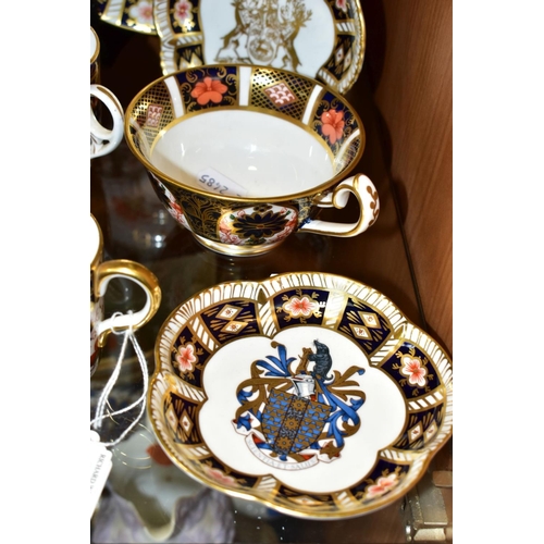 364 - A COLLECTION OF ASSORTED ROYAL CROWN DERBY IMARI ODDMENTS, including two limited edition wavy rim pi... 