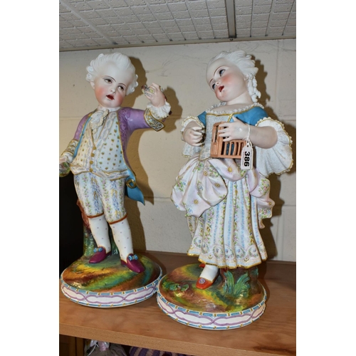 386 - A PAIR OF LATE 19TH CENTURY CONTINENTAL BISQUE PORCELAIN FIGURES OF A BOY AND GIRL IN 18TH CENTURY C... 