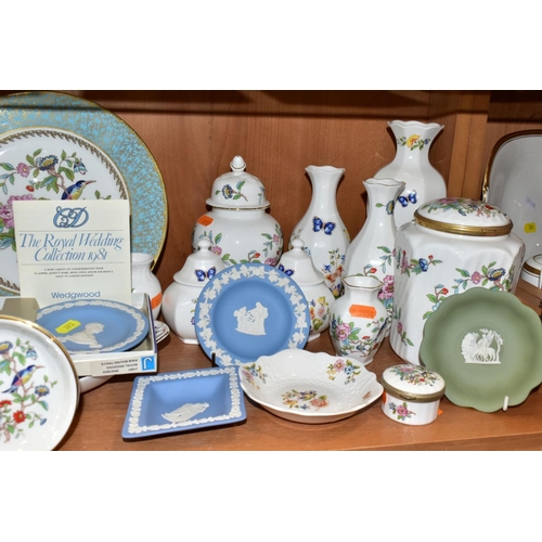 393 - A COLLECTION OF AYNSLEY 'COTTAGE GARDEN' AND 'PEMBROKE' PATTERN GIFTWARE AND A SMALLL QUANTITY OF WE... 