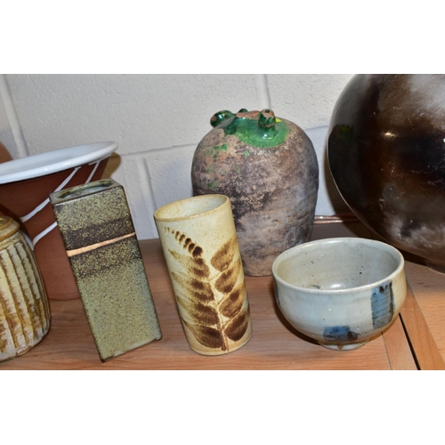 394 - A COLLECTION OF STUDIO POTTERY to include a Trevor Corser for Leech Pottery footed bowl, height 7.5c... 