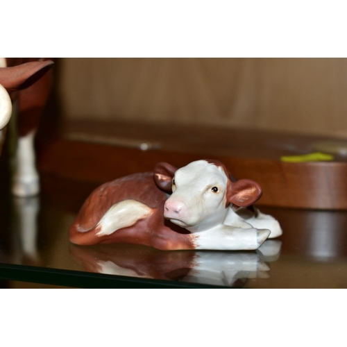 417 - A BOXED ROYAL DOULTON/HEREFORD COW AND CALF FIGURE GROUP, DA34, matt finish, on wooden plinth, Royal... 