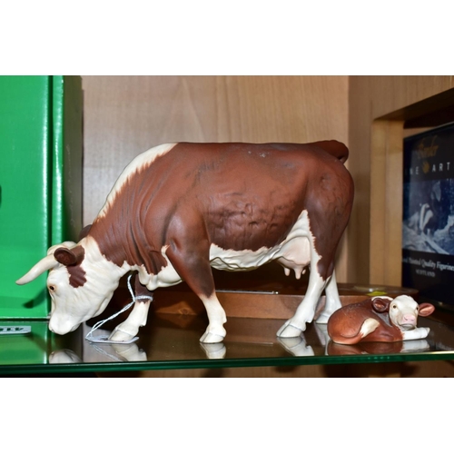 417 - A BOXED ROYAL DOULTON/HEREFORD COW AND CALF FIGURE GROUP, DA34, matt finish, on wooden plinth, Royal... 