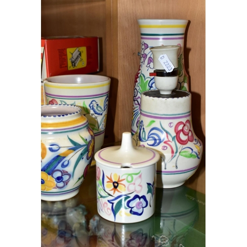 440 - FIVE PIECES OF POOLE POTTERY, comprising three various vases including traditional LE pattern vase, ... 