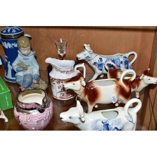 441 - A GROUP OF CERAMICS AND GLASS, comprising Wedgwood dark blue jasperware covered jug, silver mount to... 