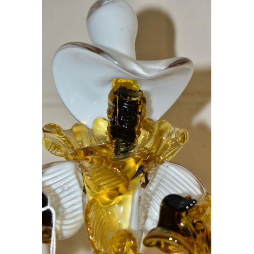 443 - A PAIR OF VENETIAN GLASS COMPANY FIGURES OF A LADY AND GENTLEMAN, white, amber and black, both weari... 