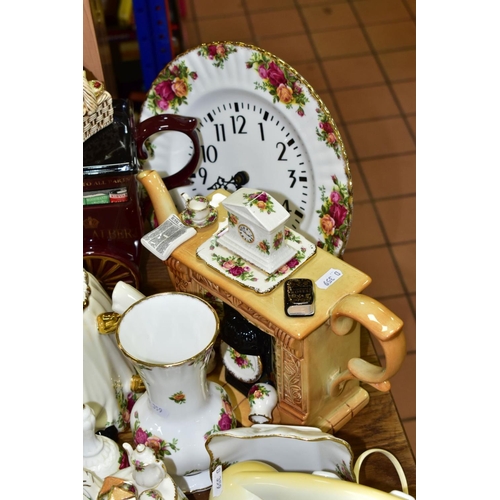 460 - ROYAL ALBERT 'OLD COUNTRY ROSES' DINNER/TEA WARES, NOVELTY TEAPOTS AND TRINKETS, comprising two two ... 