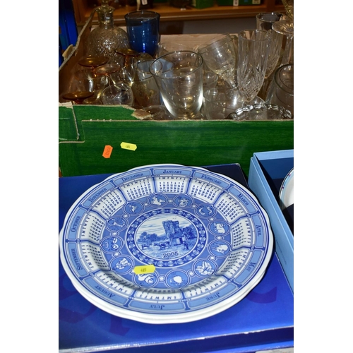 485 - FIVE BOXES AND LOOSE CERAMICS AND GLASS ETC, to include boxed Wedgwood Viva cups and saucers, standa... 