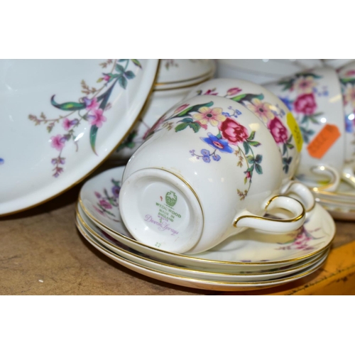 503 - A WEDGWOOD BONE CHINA 'DEVON SPRAYS' PATTERN DINNER SERVICE, comprising five graduated oval meat pla... 