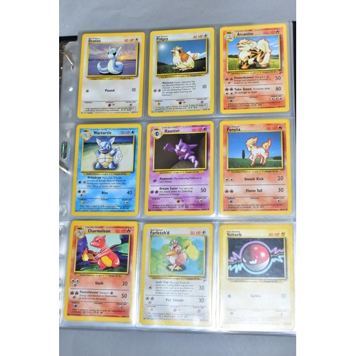 542 - SEALED POKEMON FOSSIL BOOSTER BOX, OPENED FOSSIL BOOSTER BOX AND A QUANTITY OF POKEMON CARDS, two fo... 