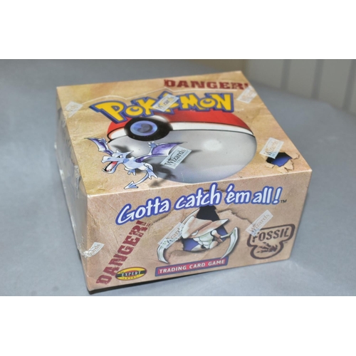 542 - SEALED POKEMON FOSSIL BOOSTER BOX, OPENED FOSSIL BOOSTER BOX AND A QUANTITY OF POKEMON CARDS, two fo... 