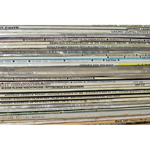 543 - THREE TRAYS AND A CASE CONTAINING A LARGE QUANTITY OF CLASSICAL LPs AND 78s along with two trays of ... 