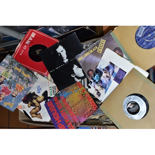 545 - A TRAY CONTAINING OVER TWO HUNDRED AND FIFTY 7in SINGLES including Pickety Witch, The Beatles, The P... 