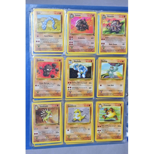 548 - A QUANTITY OF POKEMON CARDS - over four hundred cards of various sets including Base Set, Fossil Set... 