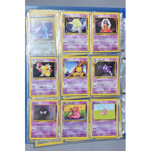 548 - A QUANTITY OF POKEMON CARDS - over four hundred cards of various sets including Base Set, Fossil Set... 