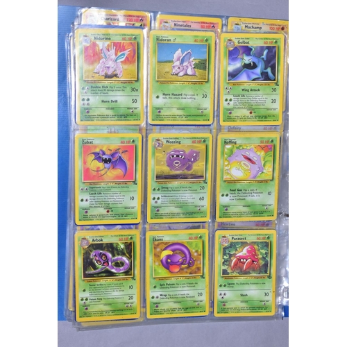 548 - A QUANTITY OF POKEMON CARDS - over four hundred cards of various sets including Base Set, Fossil Set... 