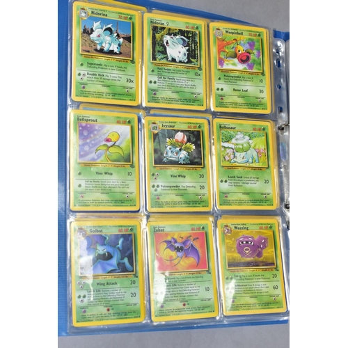 548 - A QUANTITY OF POKEMON CARDS - over four hundred cards of various sets including Base Set, Fossil Set... 