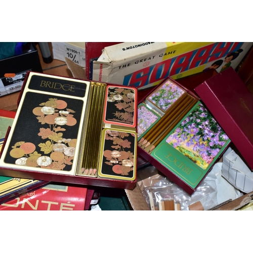 568 - A QUANTITY OF ASSORTED GAMES AND CARDS, etc, Mah-Jong, Halma, Waddington's 'sorry', Draughts, Chess,... 