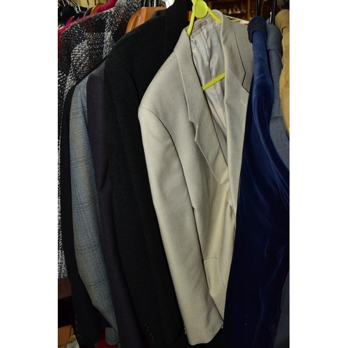 600 - LADIES AND MENS WEAR, including ladies Windsmoor jacket size 14, Eastex coat size 14, Tricoville pin... 