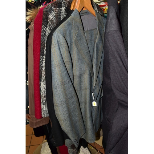 600 - LADIES AND MENS WEAR, including ladies Windsmoor jacket size 14, Eastex coat size 14, Tricoville pin... 