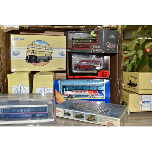 605 - A QUANTITY OF BOXED MODERN DIECAST BUS AND COACH MODELS, Corgi Classics, Corgi OOC and EFE, majority... 