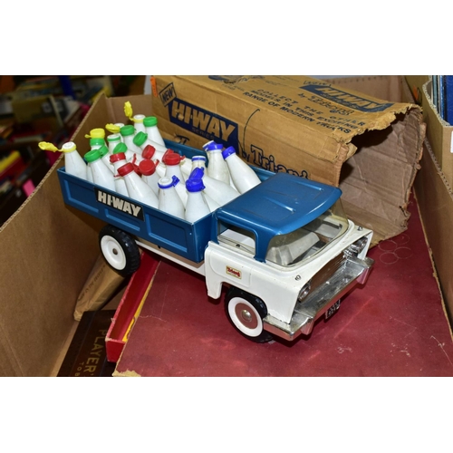 623 - A BOXED TRI-ANG HI-WAY SERIES PRESSED STEEL MILK LORRY, No.TM6626, complete with a full load of twen... 