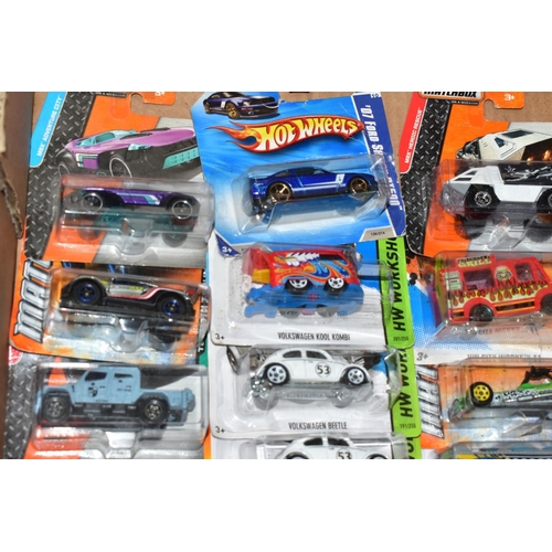 632 - A QUANTITY OF HOT WHEELS AND MATCHBOX DIECAST VEHICLES, all modern issues, majority still sealed in ... 