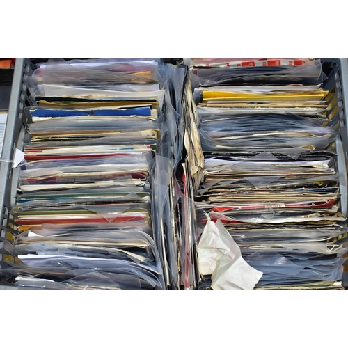 636 - A TRAY CONTAINING OVER THREE HUNDRED AND FIFTY 7in SINGLES including The Move, Pickettywitch, The Ya... 