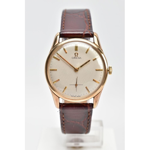 66 - A GENTS 9CT GOLD OMEGA WRISTWATCH, hand wound movement, round champagne dial signed 'Omega', baton m... 