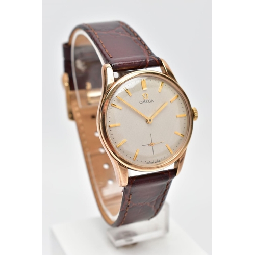 66 - A GENTS 9CT GOLD OMEGA WRISTWATCH, hand wound movement, round champagne dial signed 'Omega', baton m... 