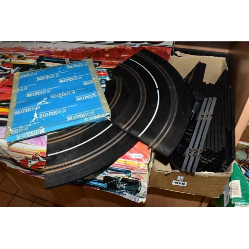 678 - A BOXED SCALEXTRIC 500 ELECTRIC MODEL CAR RACING SET, No C636, complete with correct cars (Tyrell Fo... 