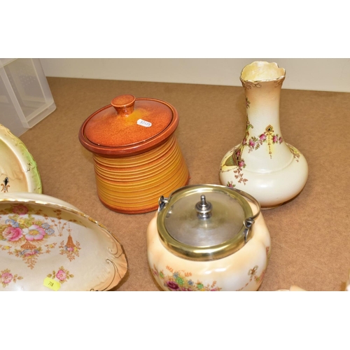 718 - A COLLECTION OF CROWN DEVON FIELDINGS BLUSH IVORY WARES, to include a wash basin and jug, cheese dis... 