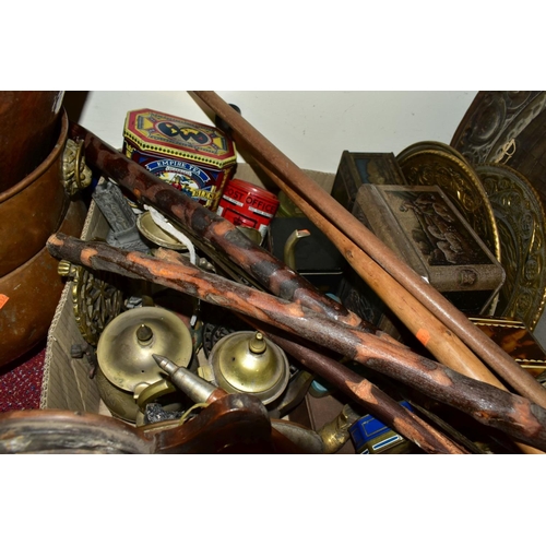 722 - ASSORTED METALWARES AND SUNDRY ITEMS, ETC, to include brass and copper coal scuttles and log bins, p... 