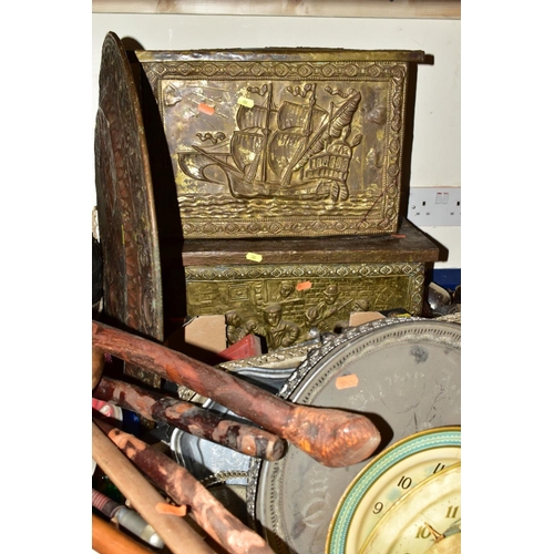 722 - ASSORTED METALWARES AND SUNDRY ITEMS, ETC, to include brass and copper coal scuttles and log bins, p... 