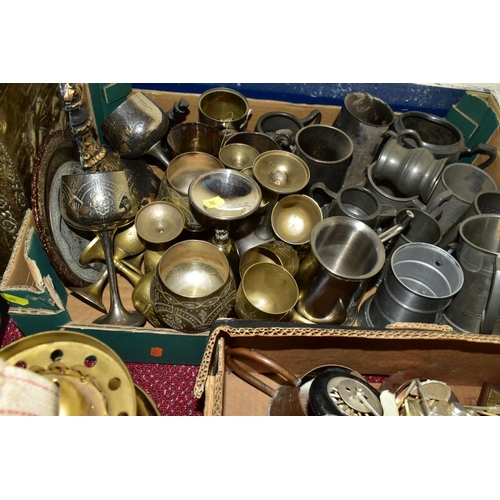 722 - ASSORTED METALWARES AND SUNDRY ITEMS, ETC, to include brass and copper coal scuttles and log bins, p... 