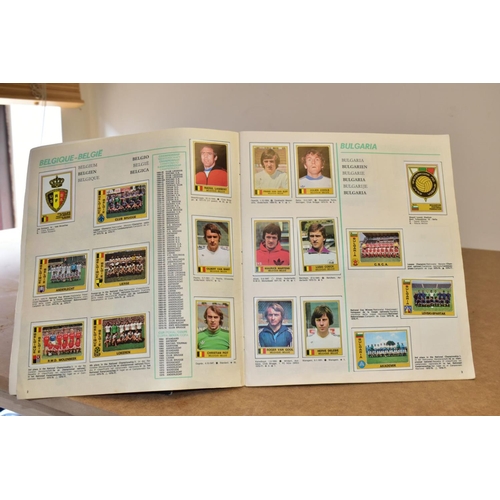 730 - A FIGURINE PANINI EURO FOOTBALL 1977 STICKER ALBUM, version presented free with Shoot/Goal complete ... 