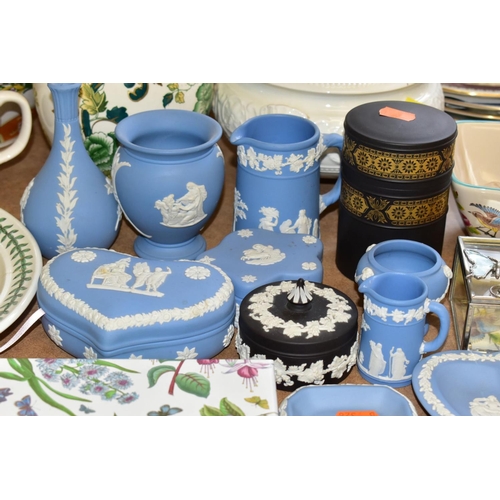 733 - A MIXED LOT OF CERAMICS, ETC, to include Portmeririon 'Botanic Garden', Wedgwood jasperware and cera... 