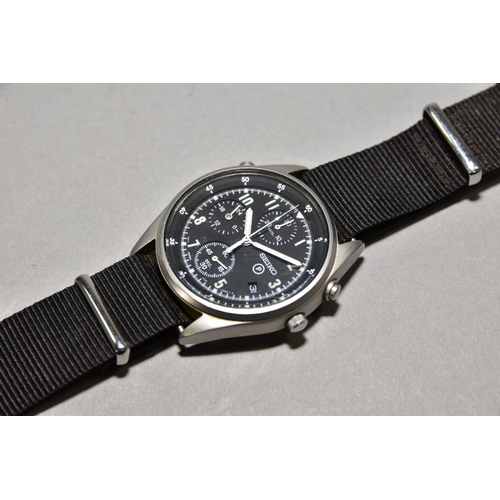 137 - A SEIKO CHRONOGRAPH WRISTWATCH, ref 7T27-7A20, circular black dial with circled P, Arabic numerals, ... 